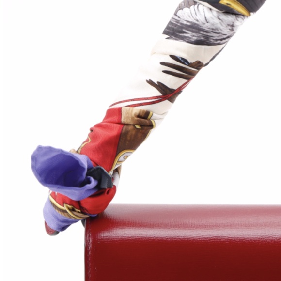 SOLD - Gucci Red Leather Shoulder Bag with Scarf - Picture 4 of 14